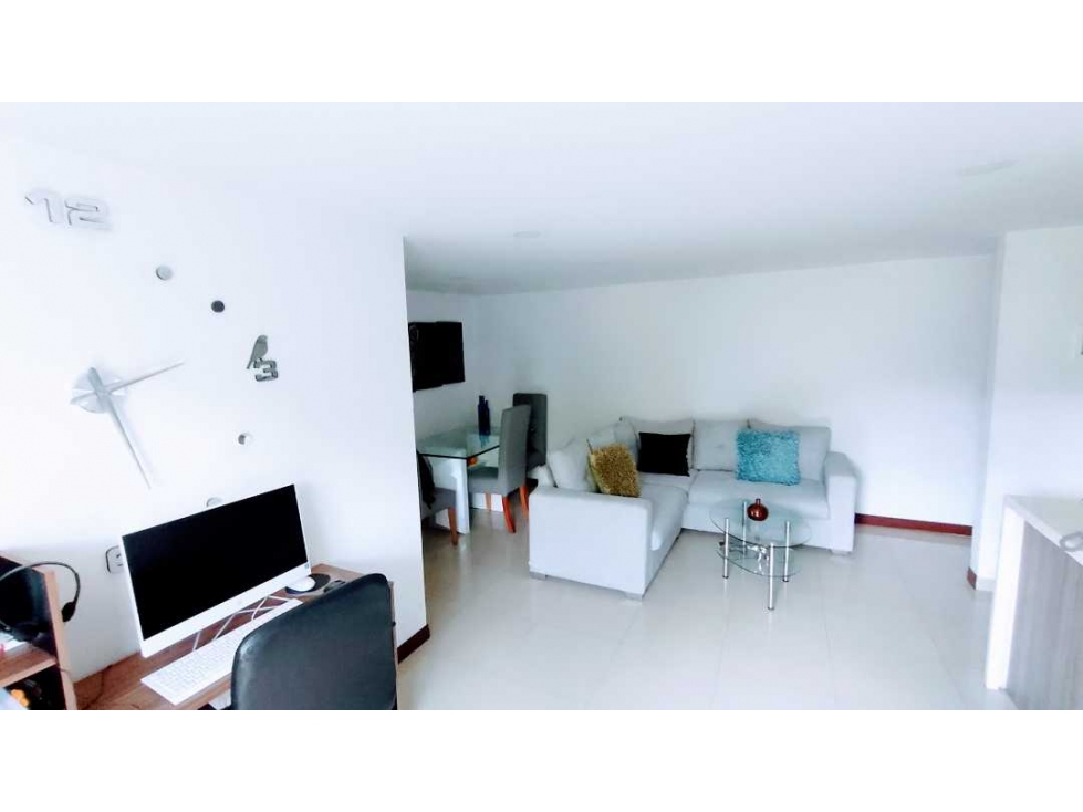 Venta Apartamento Remodelado Loma de los Bernal