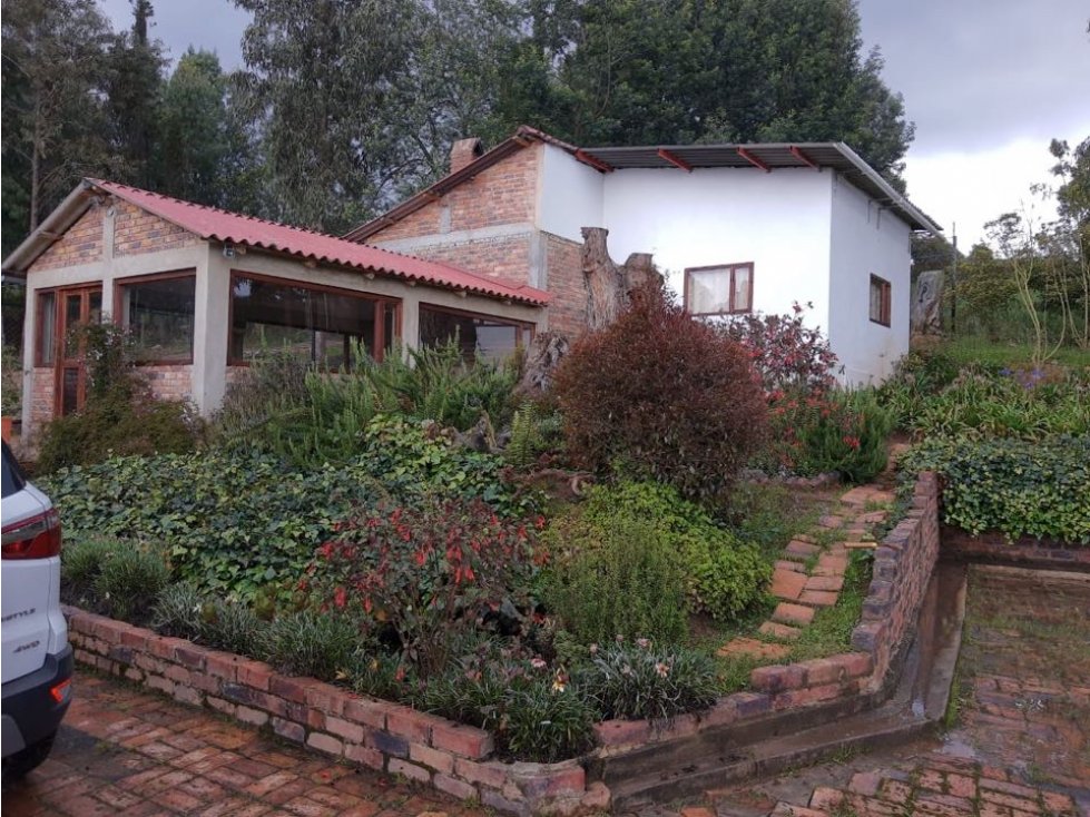 VENTA CASA/FINCA  200 m2 + 5200 M2 ,4H, 3B.Kiosco cerrado , apto extra