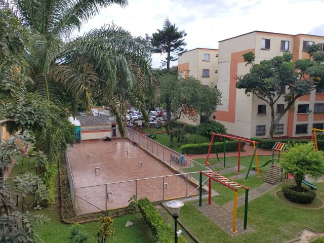 Apartamento en Unidad Residencial Cañaverales 4 Cali
